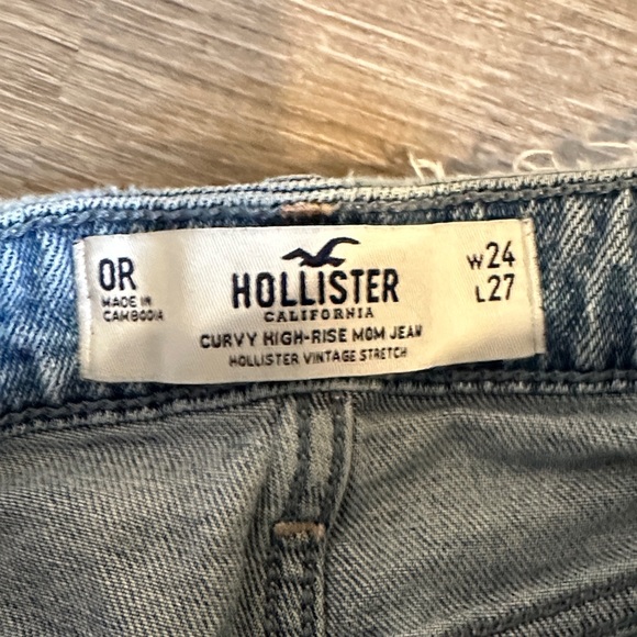 Hollister High Rise Distressed Light Blue Jeans - Picture 2 of 4